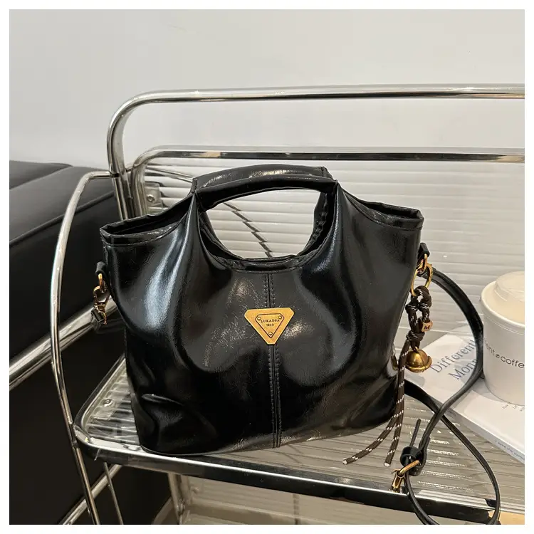 Vintage Brown Leather Shoulder Bag for Women 2024 — feature 16