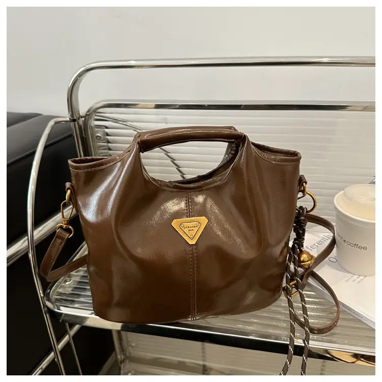 Vintage Brown Leather Shoulder Bag for Women 2024 — feature 19