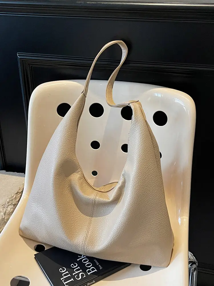 Black Leather Tote Bag for Women, Large Capacity, Casual Style - Image 9