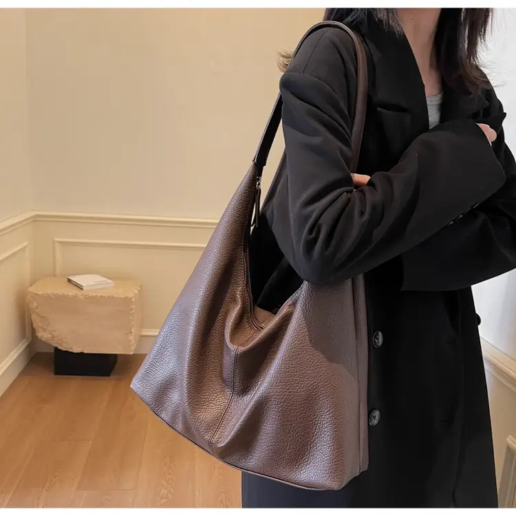 Black Leather Tote Bag for Women, Large Capacity, Casual Style — feature 9