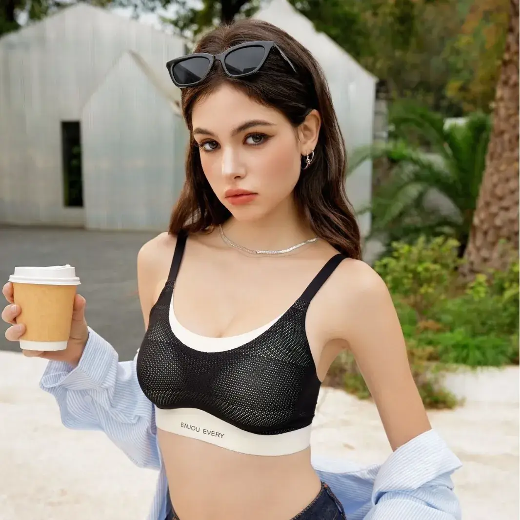 Women's Anti-Sagging Breathable Vest Bra with Contrast Letter Sling - Image 7