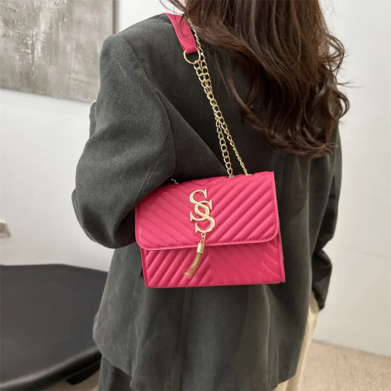 Trendy Retro Chain Crossbody Bag with Embroidery