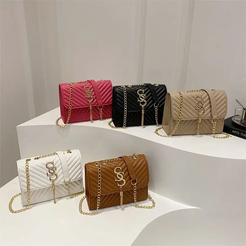 Trendy Retro Chain Crossbody Bag with Embroidery