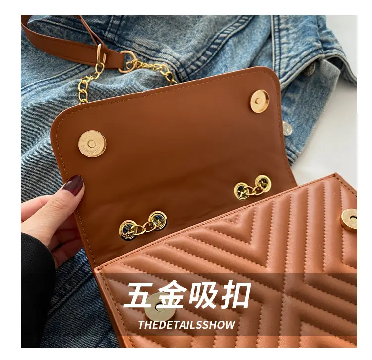 Trendy Retro Chain Crossbody Bag with Embroidery — feature 6