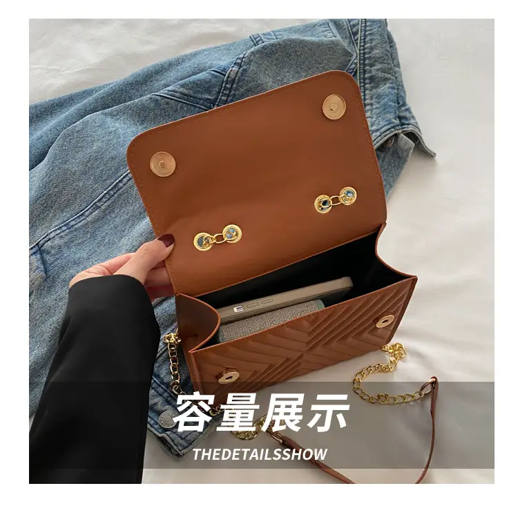 Trendy Retro Chain Crossbody Bag with Embroidery — feature 7