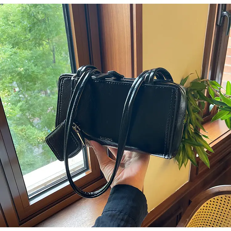 Black Crossbody Shoulder Bag for Women 2026 — feature 13