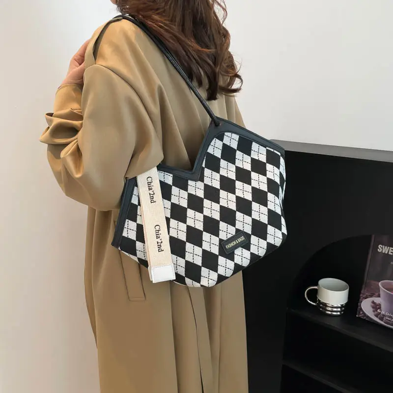Women's Plaid Checkered Shoulder Bag Winter Commute — feature 2
