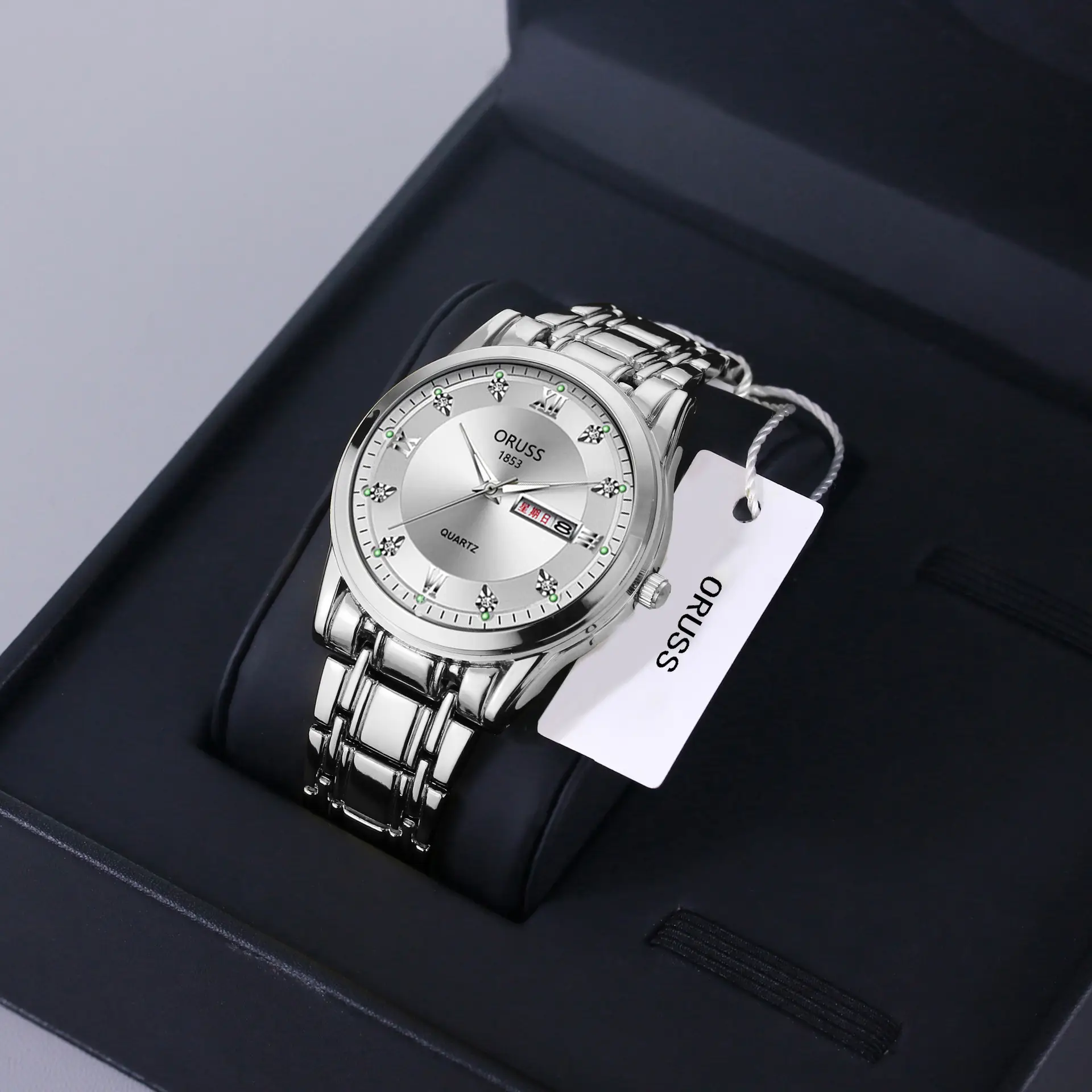 Gold Quartz Men's Watch with Diamond Dial & Steel Band — feature 8
