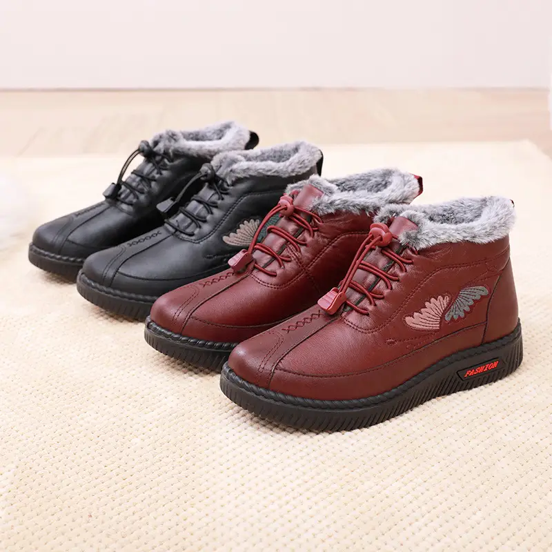 Winter Fleece-Lined Thickened Waterproof Snow Boots for Women, Old Beijing Style Mom Cotton Shoes, Short Boots for Middle-Aged and Elderly Women with Thick Soles - Image 5