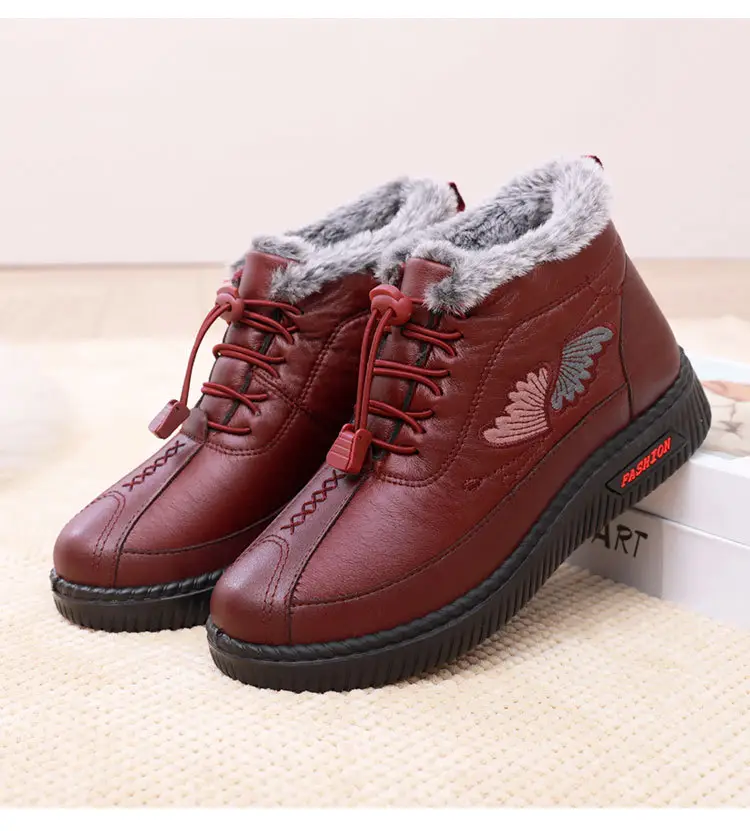 Winter Fleece-Lined Thickened Waterproof Snow Boots for Women, Old Beijing Style Mom Cotton Shoes, Short Boots for Middle-Aged and Elderly Women with Thick Soles — feature 23