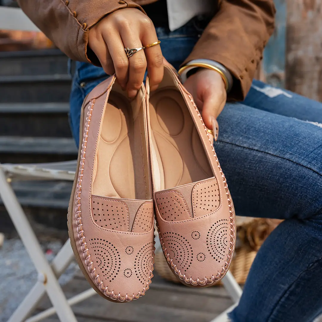 Plus-Size Popular Foreign Trade Stitched Laser-Cut Women's Flat Loafers, Retro Stitched Design, Available for Foreign Trade and Cross-Border E-Commerce Supply - Image 2