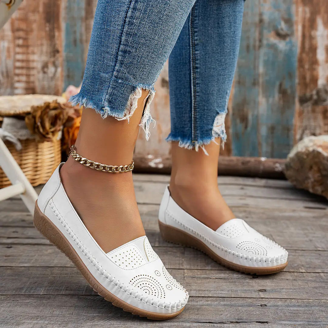 Plus-Size Popular Foreign Trade Stitched Laser-Cut Women's Flat Loafers, Retro Stitched Design, Available for Foreign Trade and Cross-Border E-Commerce Supply - Image 3