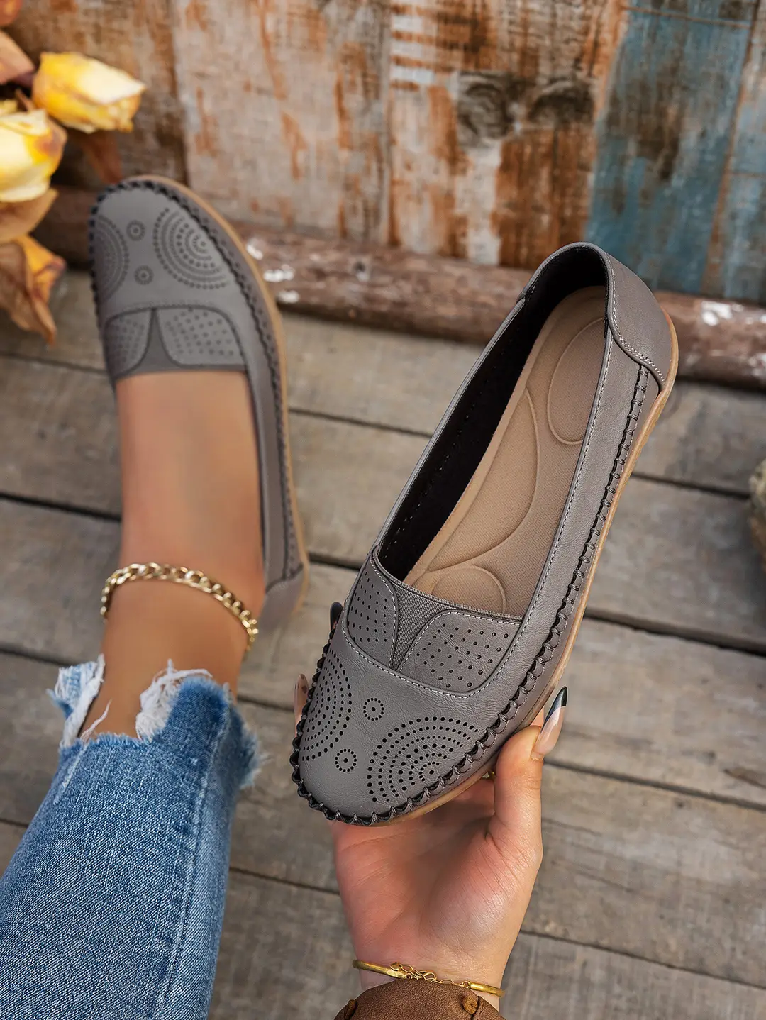 Plus-Size Popular Foreign Trade Stitched Laser-Cut Women's Flat Loafers, Retro Stitched Design, Available for Foreign Trade and Cross-Border E-Commerce Supply — feature 1
