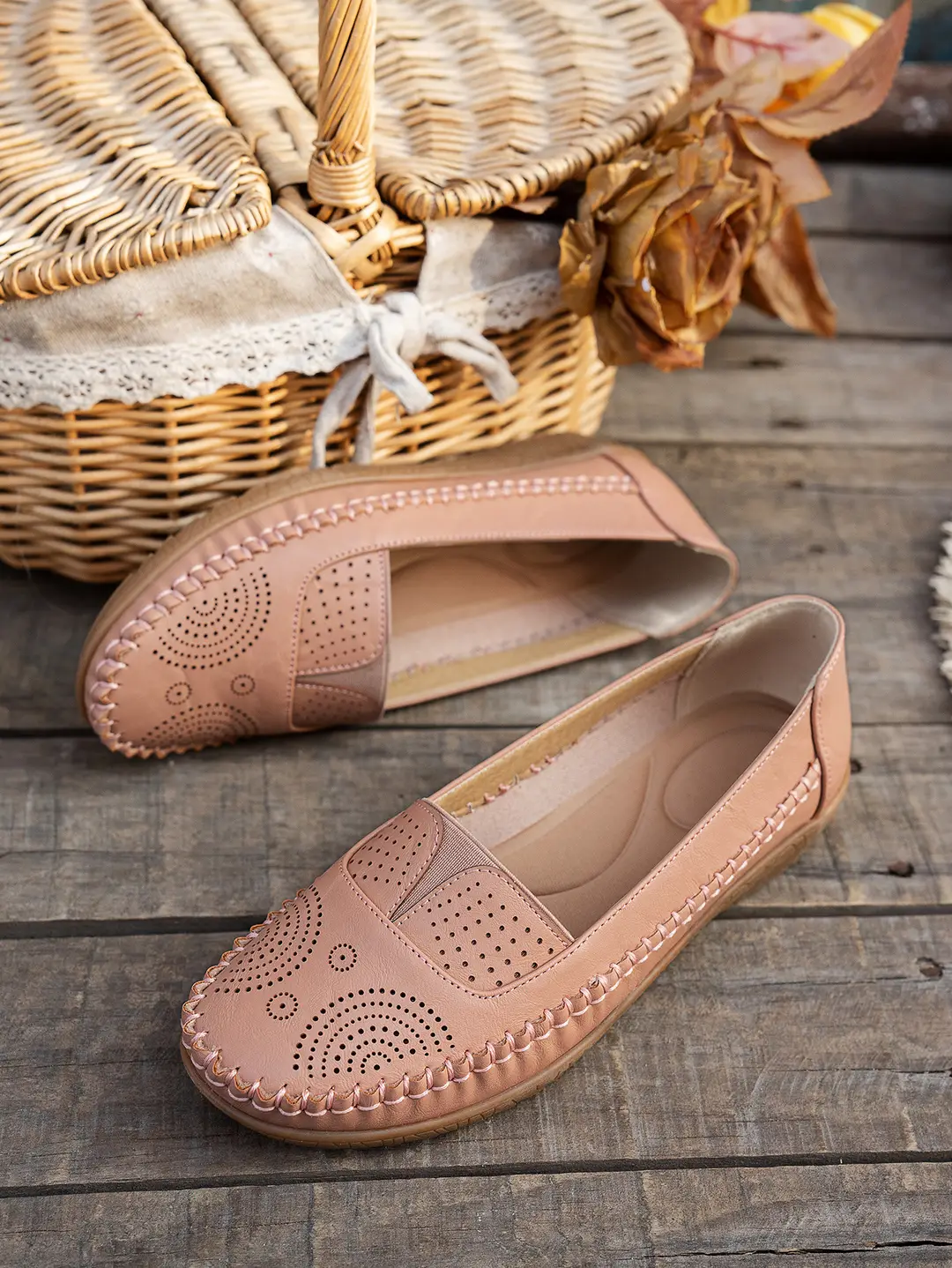 Plus-Size Popular Foreign Trade Stitched Laser-Cut Women's Flat Loafers, Retro Stitched Design, Available for Foreign Trade and Cross-Border E-Commerce Supply — feature 17
