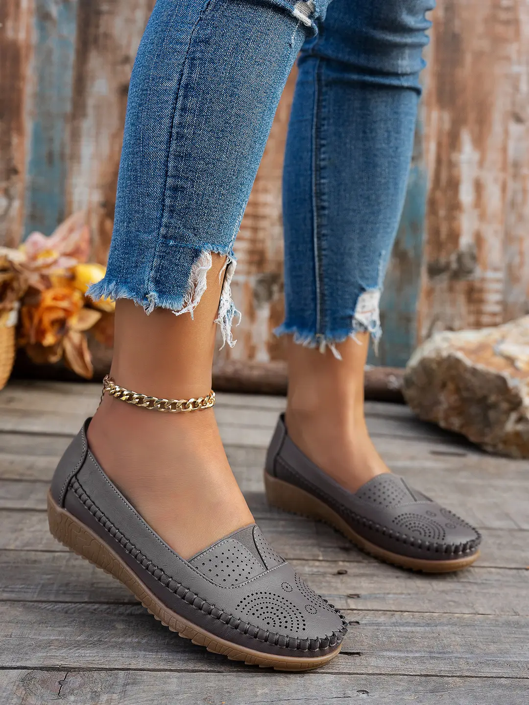 Plus-Size Popular Foreign Trade Stitched Laser-Cut Women's Flat Loafers, Retro Stitched Design, Available for Foreign Trade and Cross-Border E-Commerce Supply — feature 3