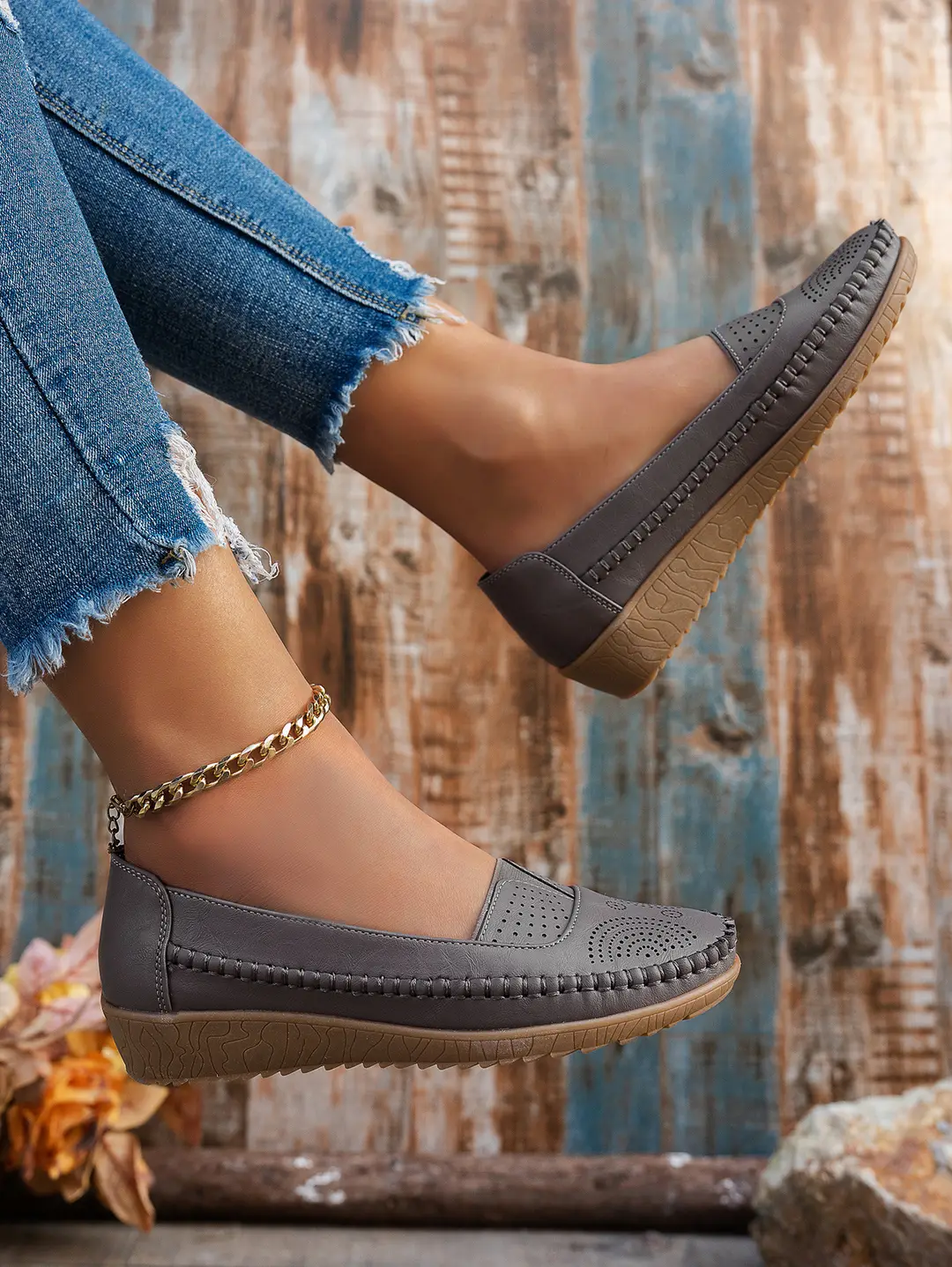 Plus-Size Popular Foreign Trade Stitched Laser-Cut Women's Flat Loafers, Retro Stitched Design, Available for Foreign Trade and Cross-Border E-Commerce Supply — feature 4