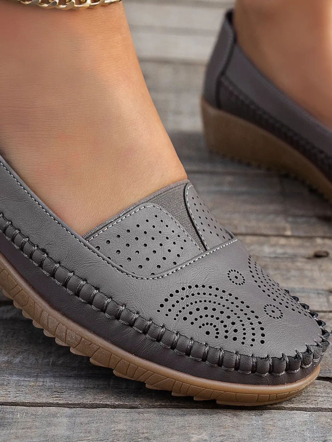Plus-Size Popular Foreign Trade Stitched Laser-Cut Women's Flat Loafers, Retro Stitched Design, Available for Foreign Trade and Cross-Border E-Commerce Supply — feature 6