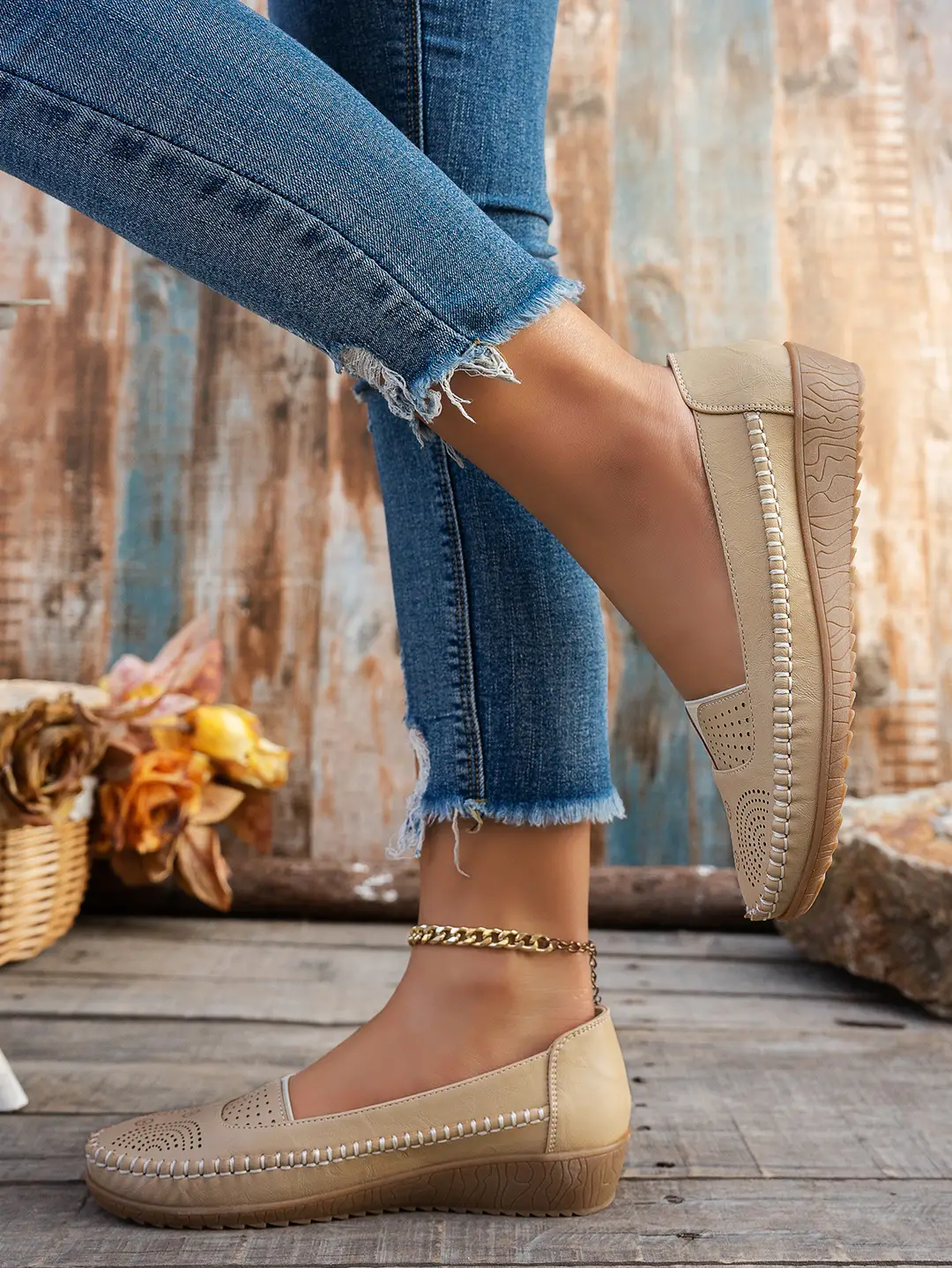 Plus-Size Popular Foreign Trade Stitched Laser-Cut Women's Flat Loafers, Retro Stitched Design, Available for Foreign Trade and Cross-Border E-Commerce Supply — feature 8