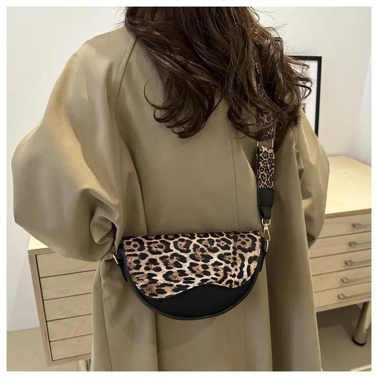 Women Leopard Print Crossbody Bag Large Capacity — feature 18