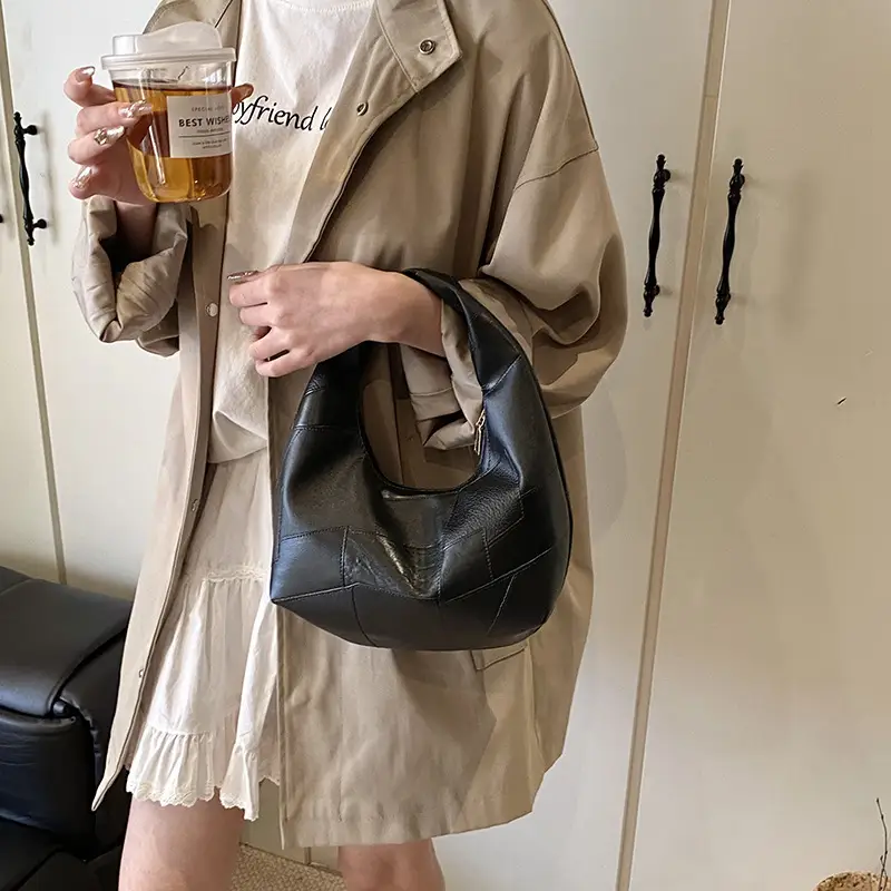 Black One-Shoulder Women's Leather Commuter Bag - Image 6