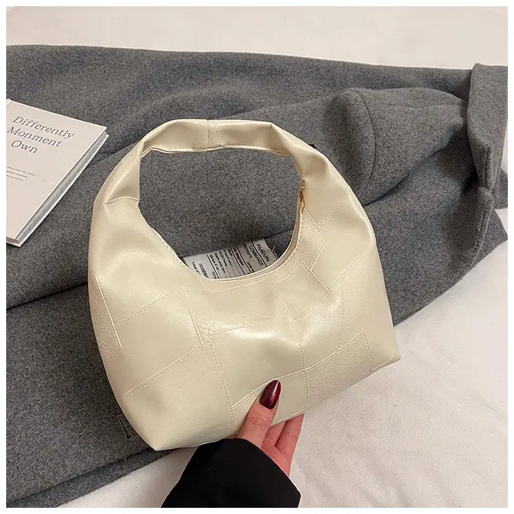 Black One-Shoulder Women's Leather Commuter Bag - Image 2