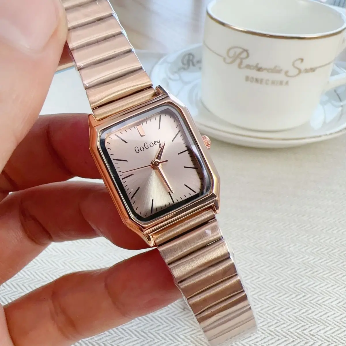 Women's Rose Gold Minimalist Watch with Steel Belt - Image 5