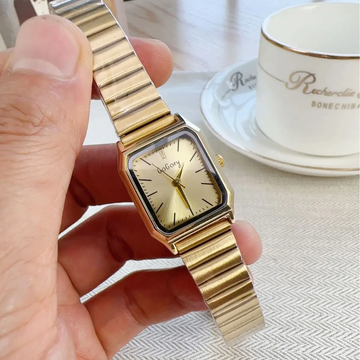 Women's Rose Gold Minimalist Watch with Steel Belt - Image 6