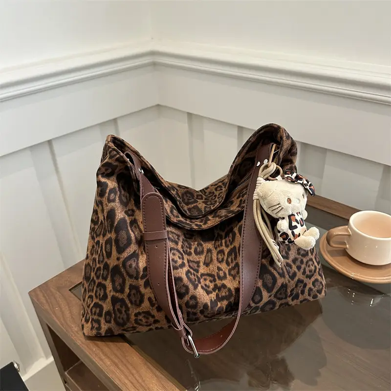 Women Leopard Print Large Capacity Shoulder Bag - Image 2