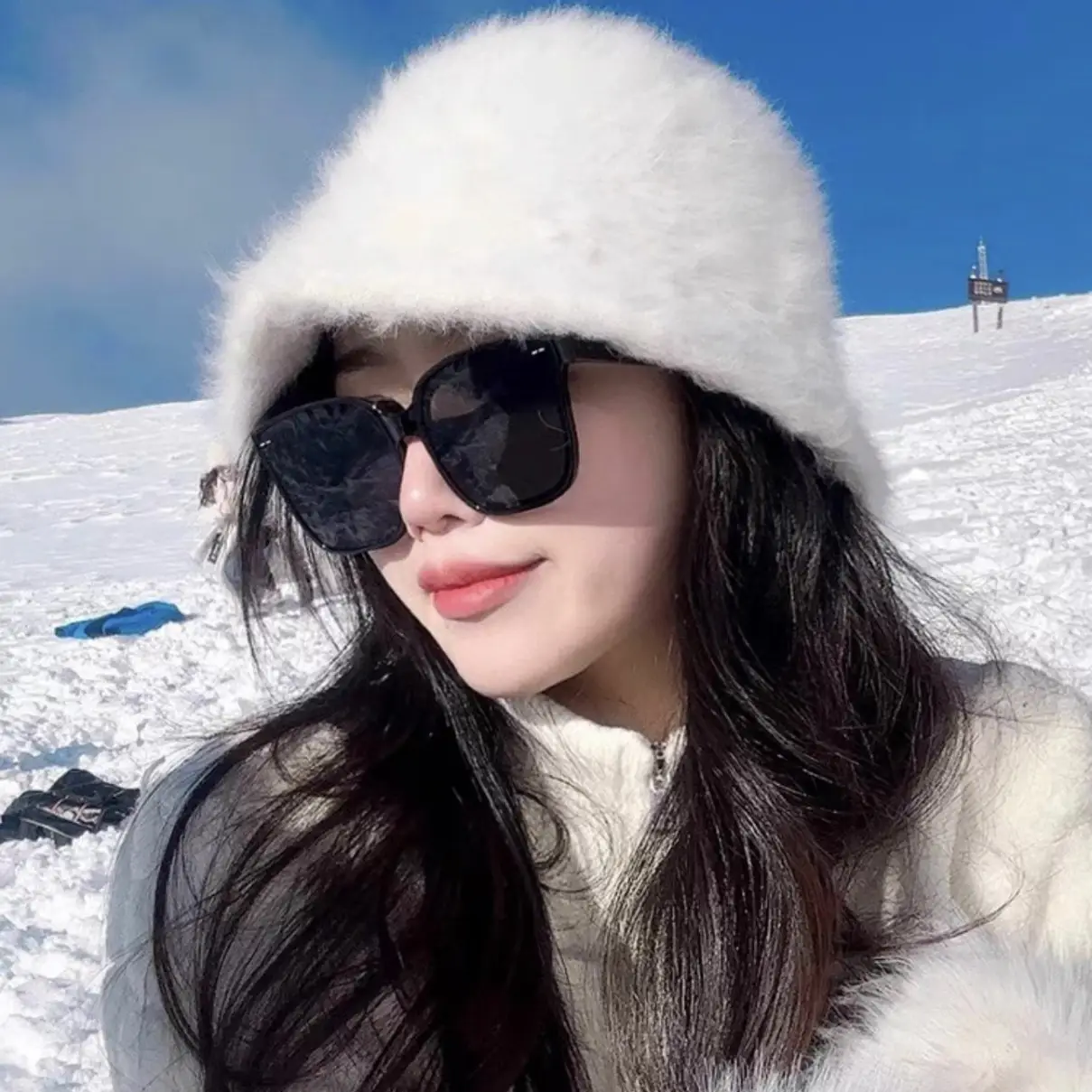 Women UV Sunglasses Black Frame Snow Sal Sheet — feature 5