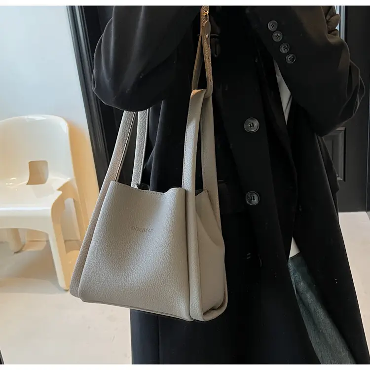 Tan Leather Bucket Bag for Women 2026 Winter Style — feature 16