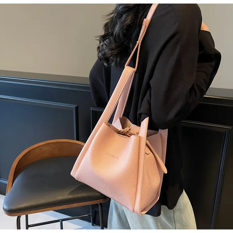 Tan Leather Bucket Bag for Women 2026 Winter Style — feature 9