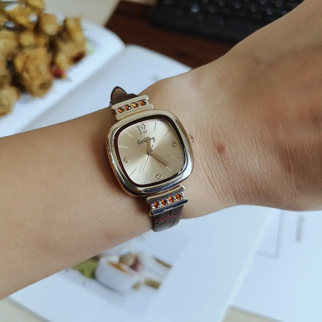 Retro Square Quartz Watch Black Strap for Women - Image 6