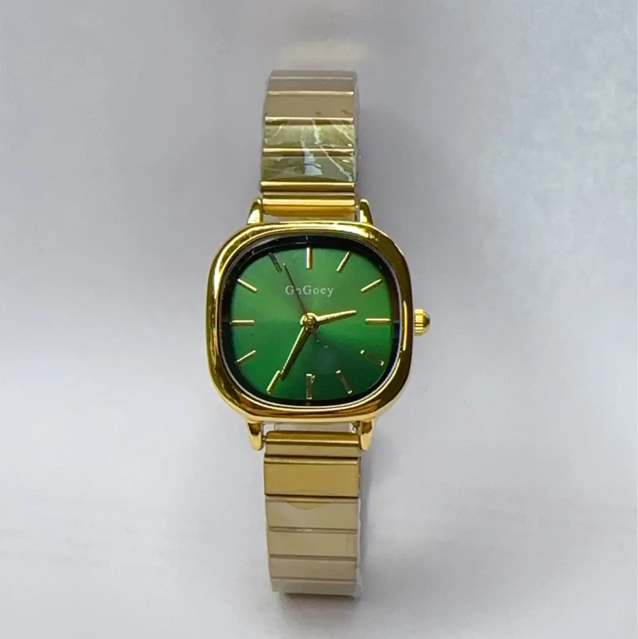 Green Dial Women's Chain Watch with Gold Band - Image 3
