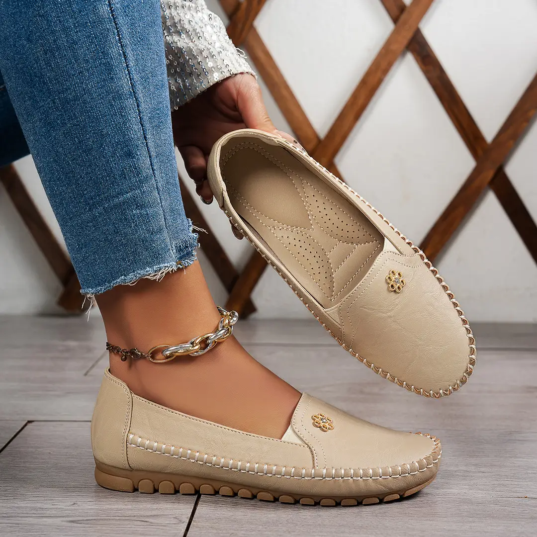 Large Size Popular Foreign Trade Stitched Laser Women's Flats Loafers Foreign Trade Cross-Border E-Commerce Supply Versatile - Image 6