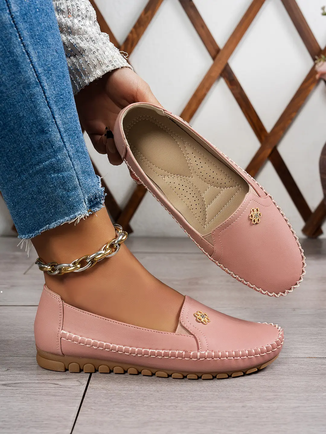 Large Size Popular Foreign Trade Stitched Laser Women's Flats Loafers Foreign Trade Cross-Border E-Commerce Supply Versatile — feature 14