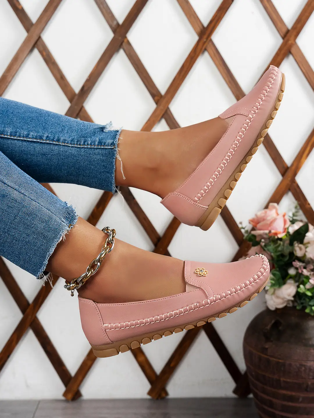 Large Size Popular Foreign Trade Stitched Laser Women's Flats Loafers Foreign Trade Cross-Border E-Commerce Supply Versatile — feature 15