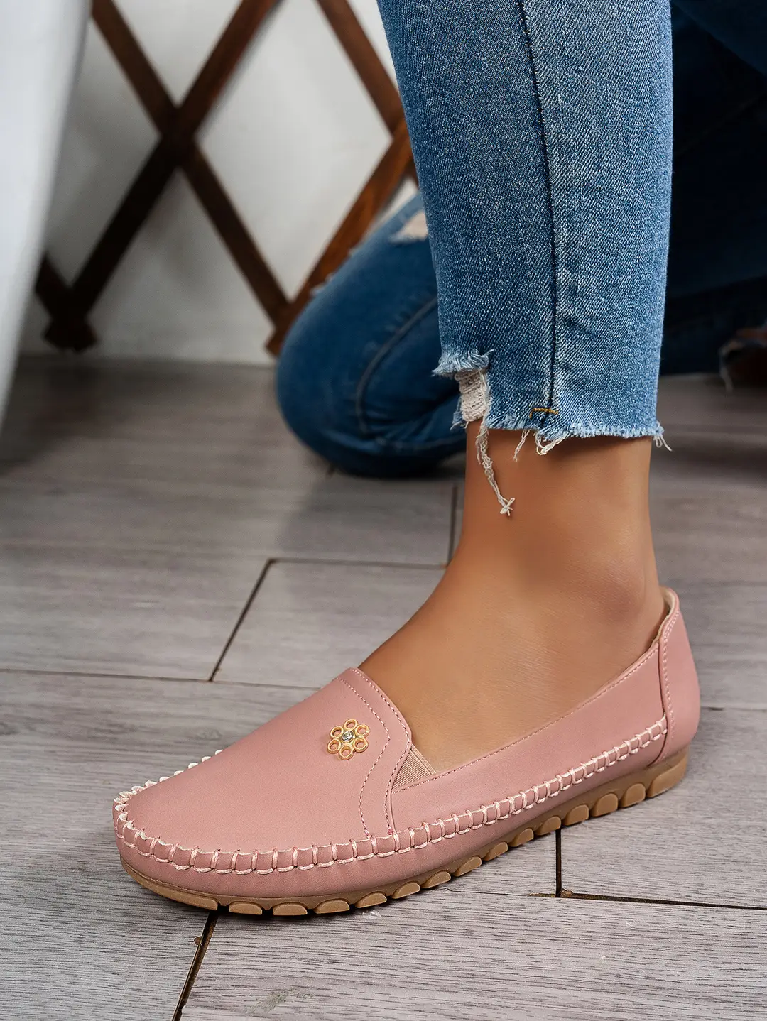 Large Size Popular Foreign Trade Stitched Laser Women's Flats Loafers Foreign Trade Cross-Border E-Commerce Supply Versatile — feature 16