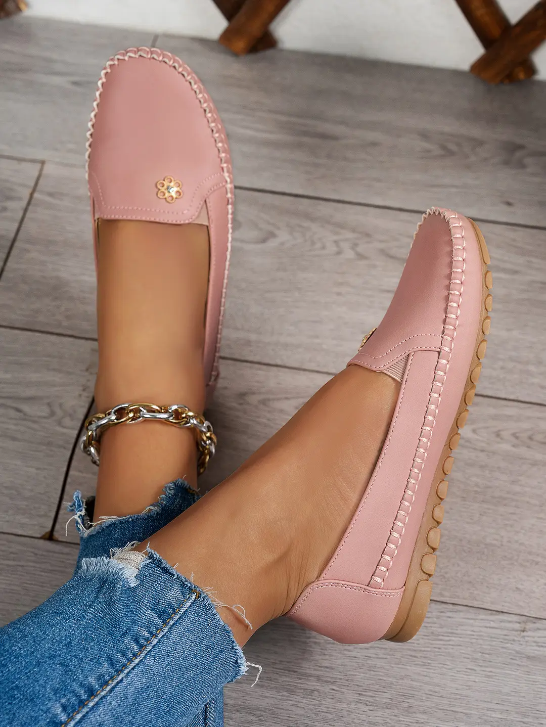 Large Size Popular Foreign Trade Stitched Laser Women's Flats Loafers Foreign Trade Cross-Border E-Commerce Supply Versatile — feature 17