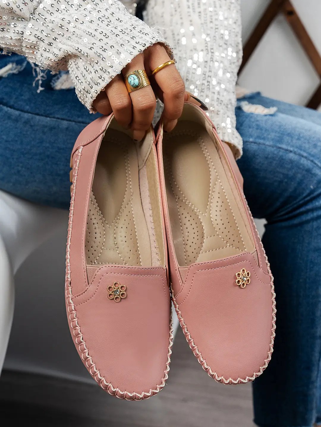 Large Size Popular Foreign Trade Stitched Laser Women's Flats Loafers Foreign Trade Cross-Border E-Commerce Supply Versatile — feature 18