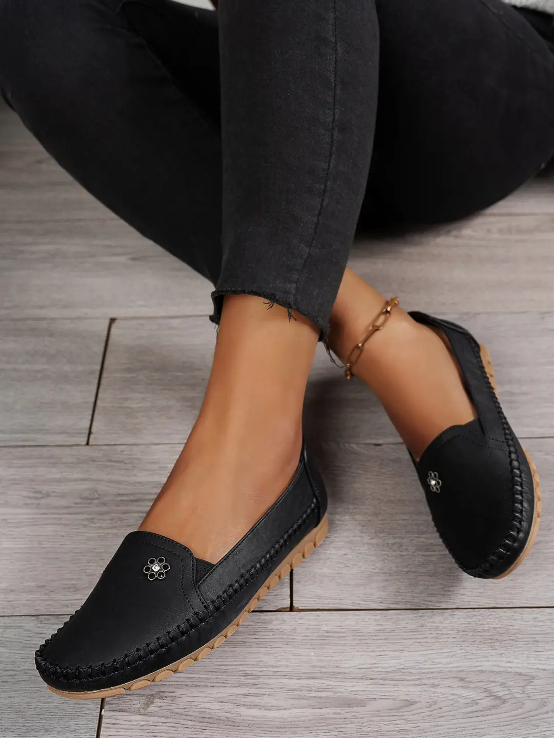 Large Size Popular Foreign Trade Stitched Laser Women's Flats Loafers Foreign Trade Cross-Border E-Commerce Supply Versatile — feature 23