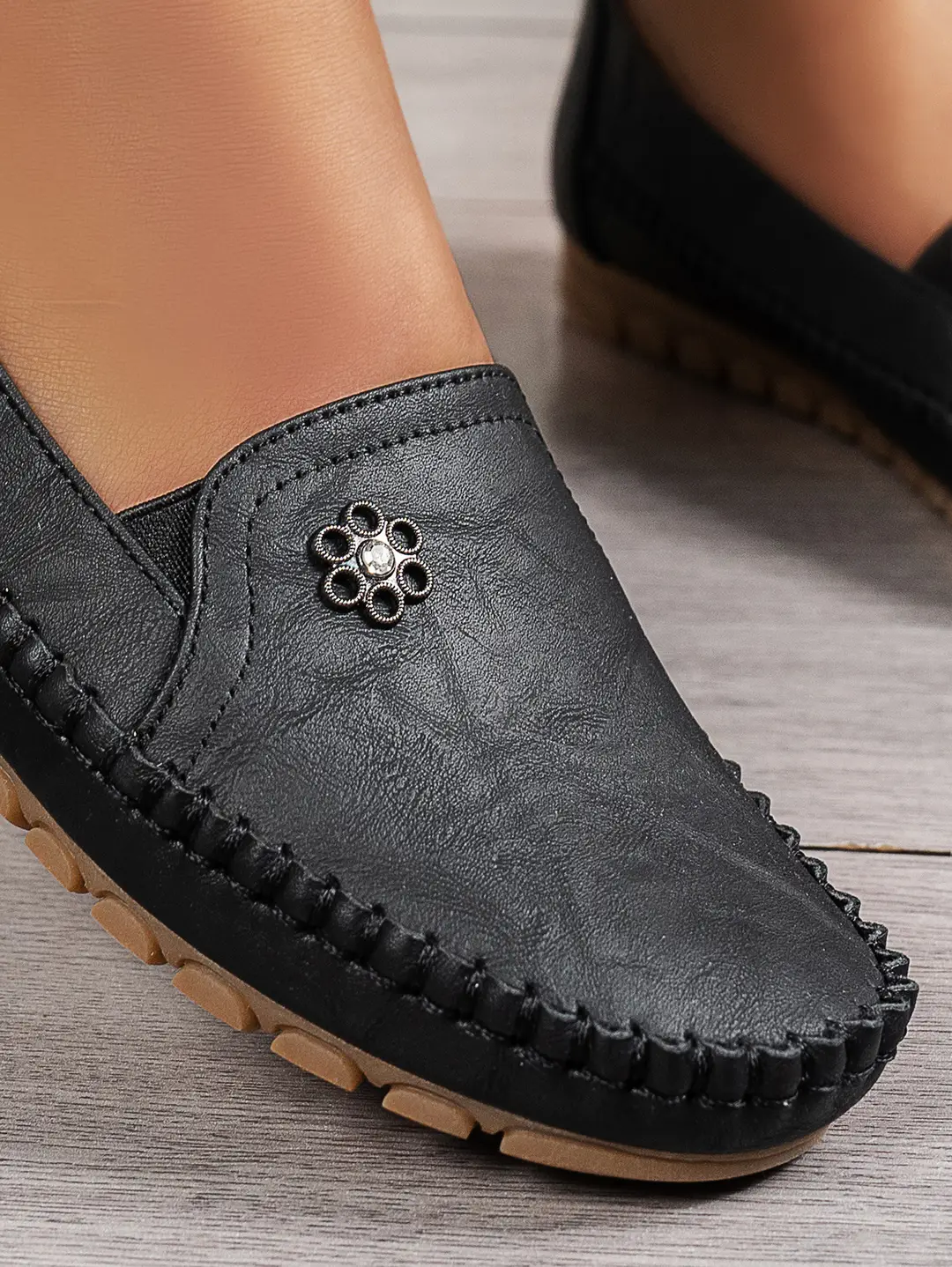 Large Size Popular Foreign Trade Stitched Laser Women's Flats Loafers Foreign Trade Cross-Border E-Commerce Supply Versatile — feature 25