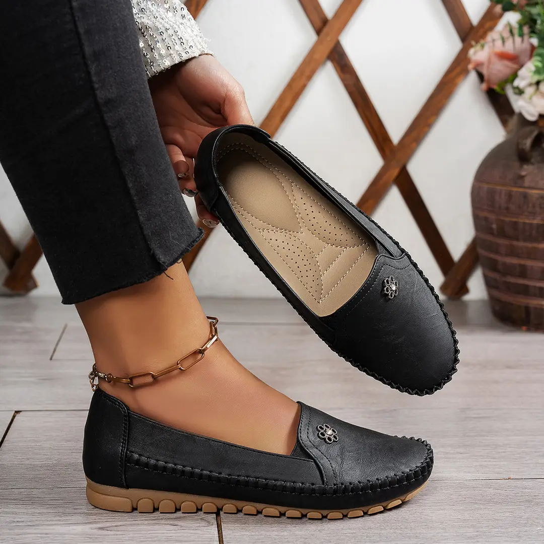 Large Size Popular Foreign Trade Stitched Laser Women's Flats Loafers Foreign Trade Cross-Border E-Commerce Supply Versatile - Image 4