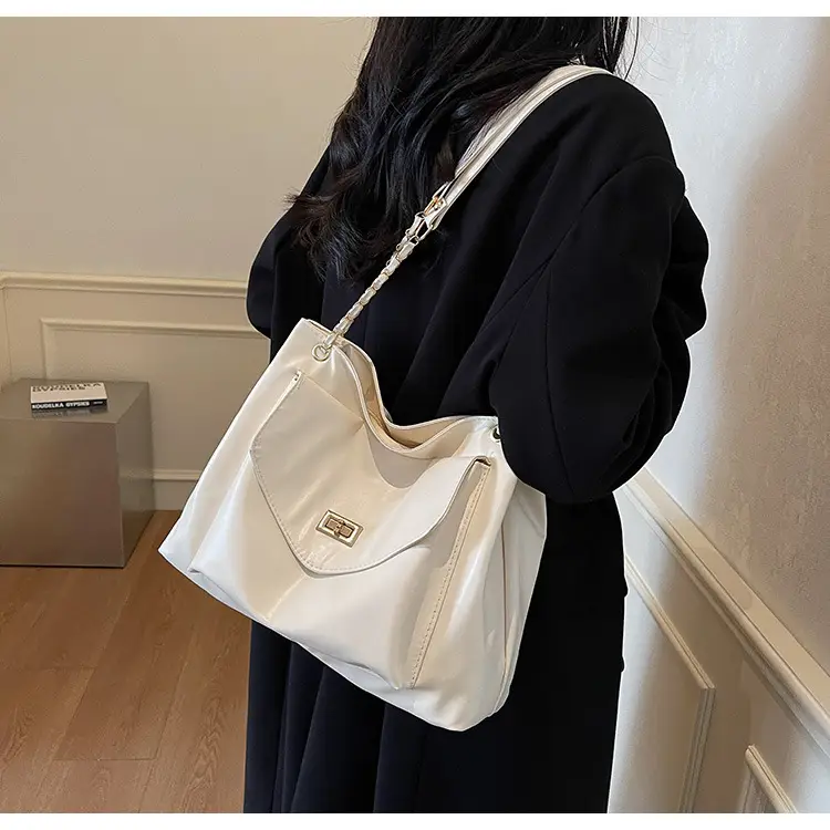 Women Vintage Chain Shoulder Bag Brown Large Capacity — feature 10