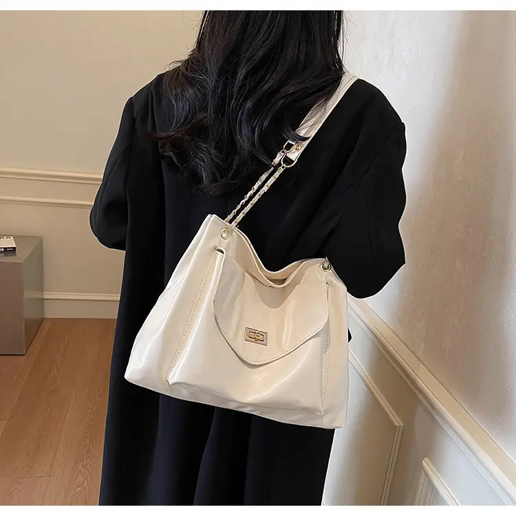 Women Vintage Chain Shoulder Bag Brown Large Capacity — feature 11