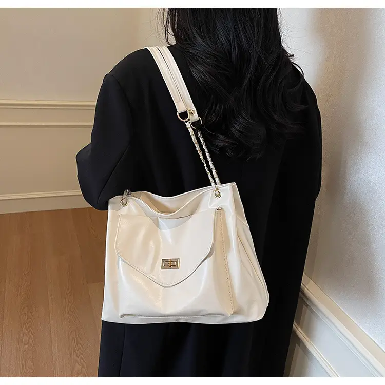 Women Vintage Chain Shoulder Bag Brown Large Capacity — feature 12