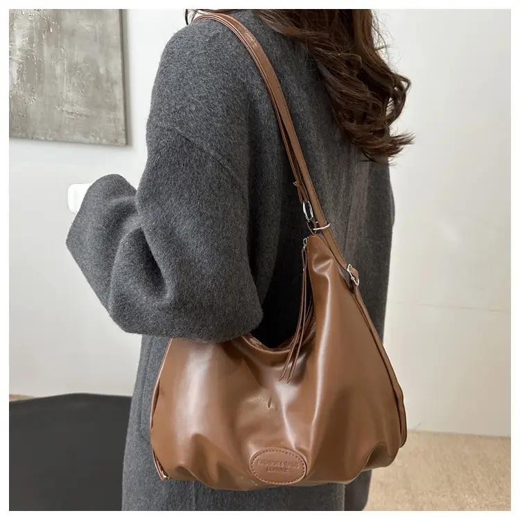 Black Soft PU Shoulder Bag with Cloud Keychain — feature 20