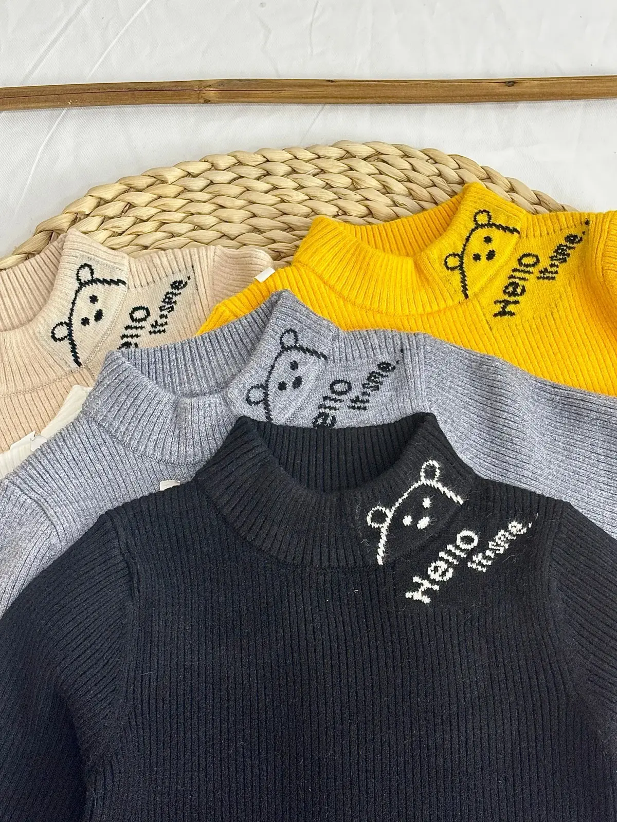 Boys Knit Winter Sweater White Yellow Grey Blue Medium Large — feature 13