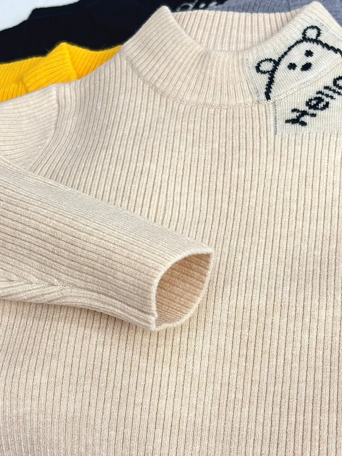 Boys Knit Winter Sweater White Yellow Grey Blue Medium Large — feature 7