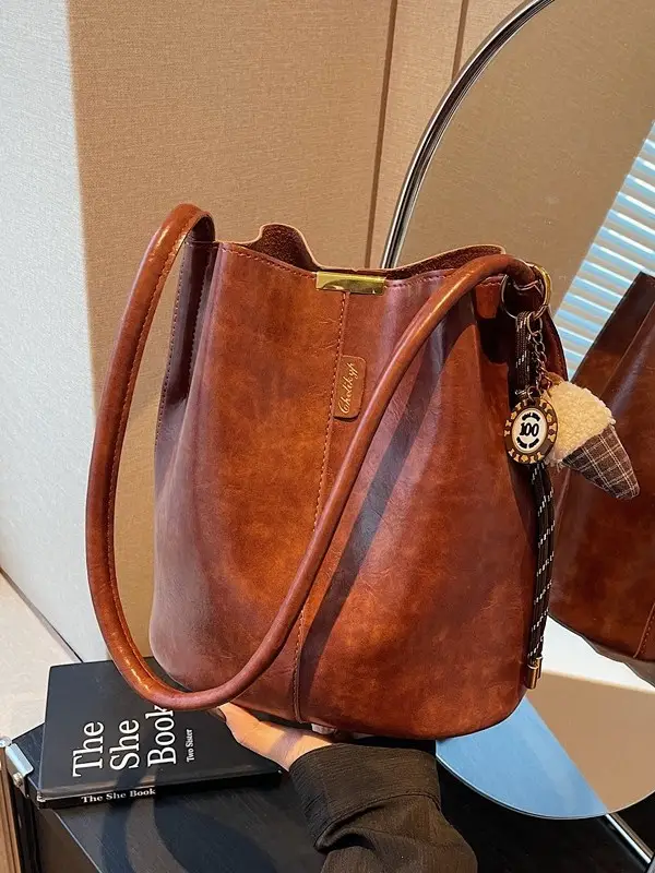 Vintage Brown Leather Bucket Bag with Chain Strap - Image 4