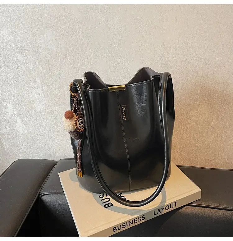 Vintage Brown Leather Bucket Bag with Chain Strap — feature 30